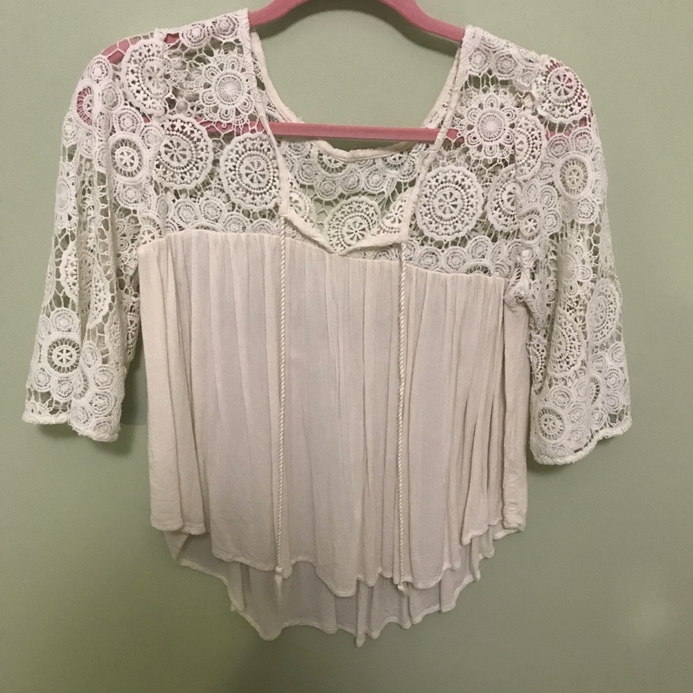 American Eagle lace flowy top